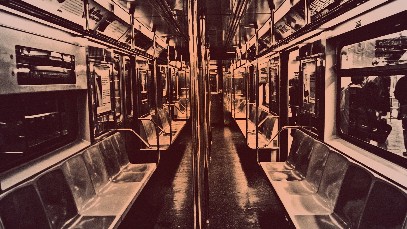 Пустой вагон метро обои