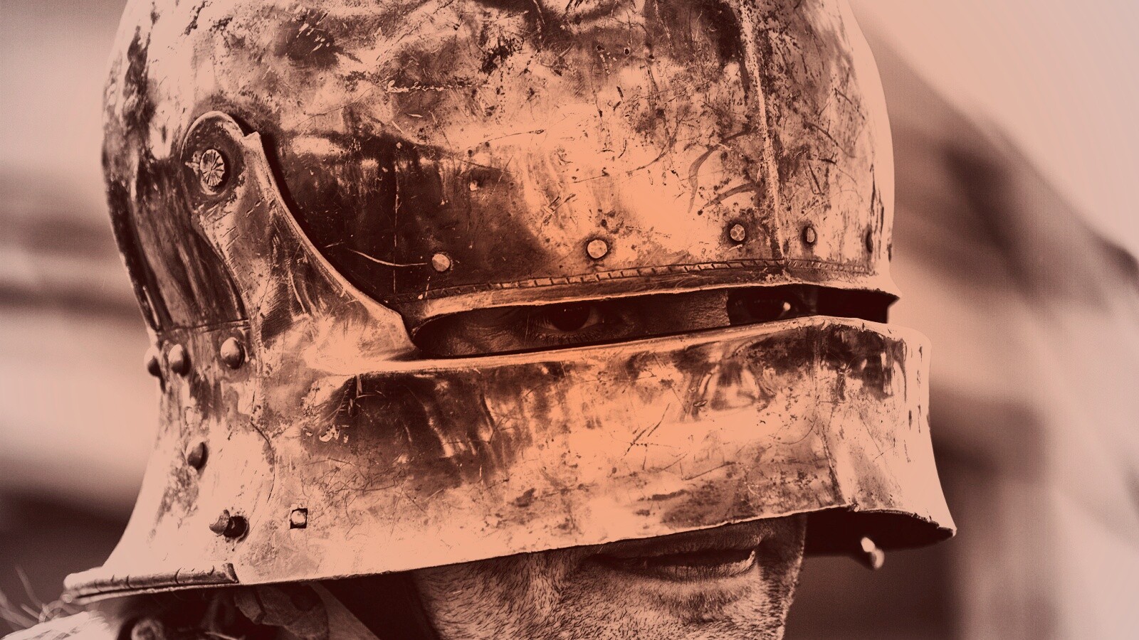 Человек в доспехах обои