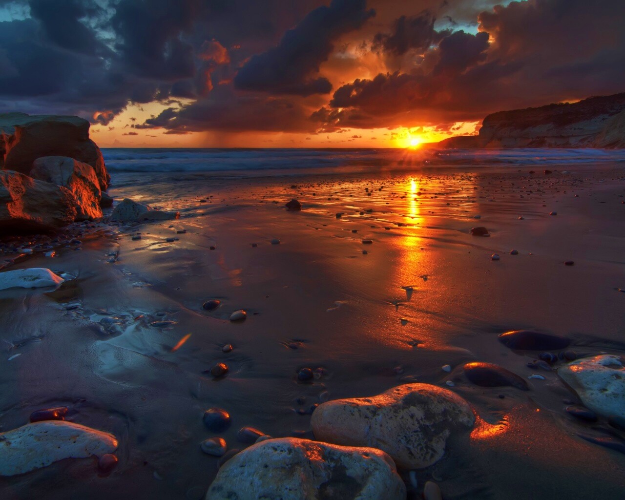 Закат солнца на пляже обои