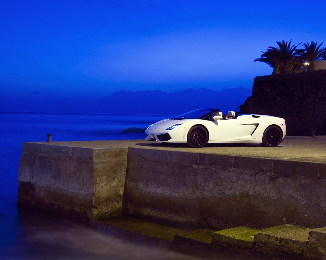 Белый кабриолет ламбо обои