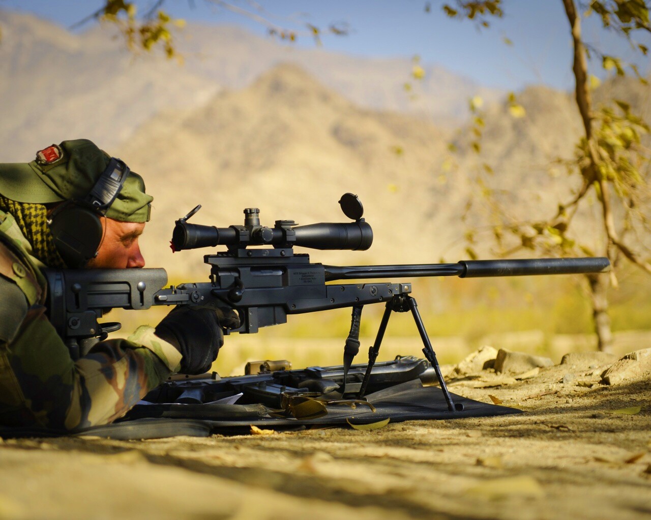 Стрелок в засаде обои