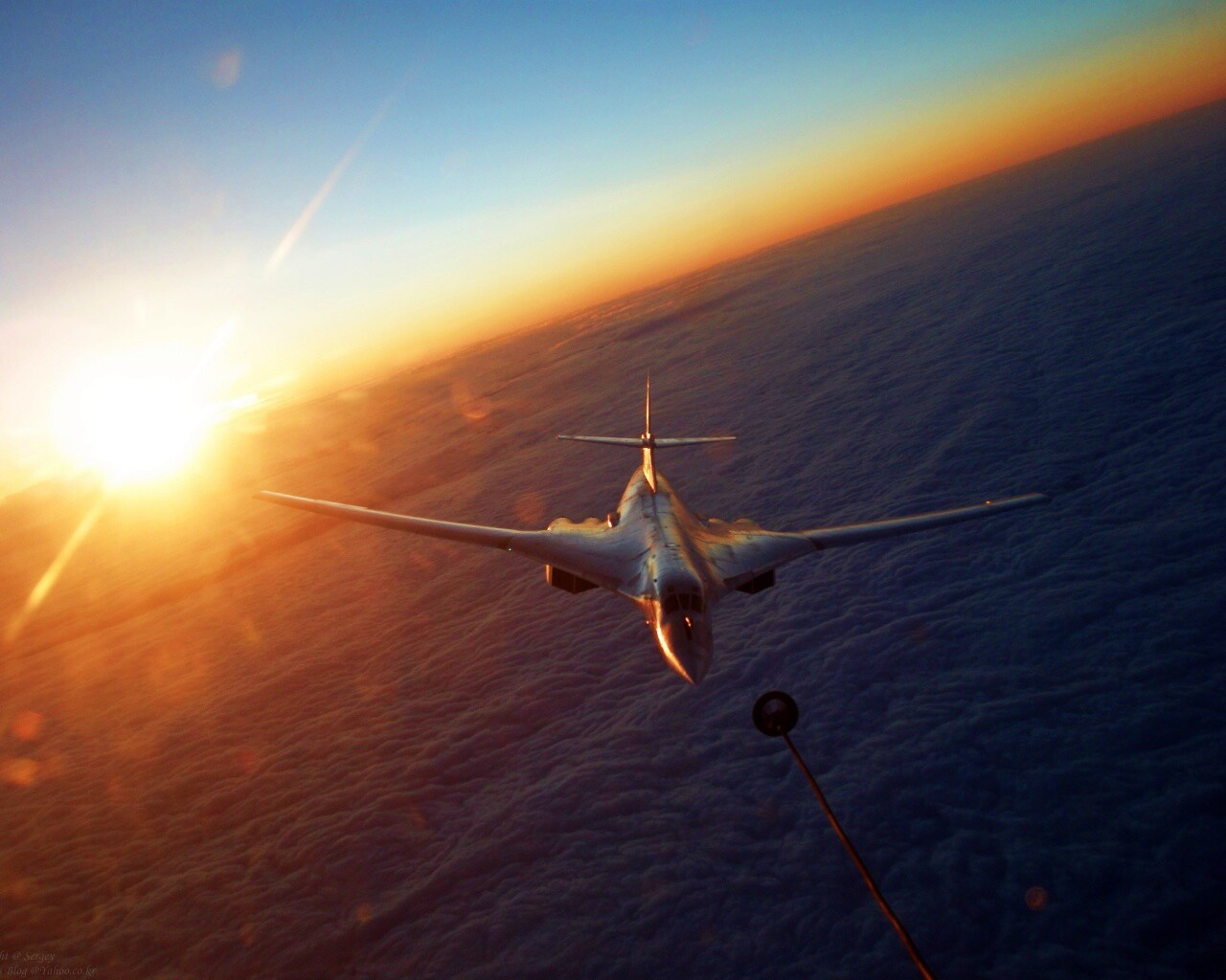 Ту 160 над облаками обои