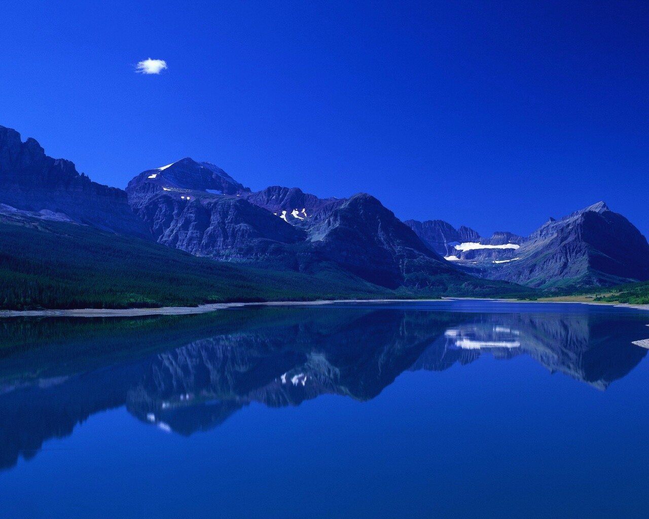Синее горное озеро обои