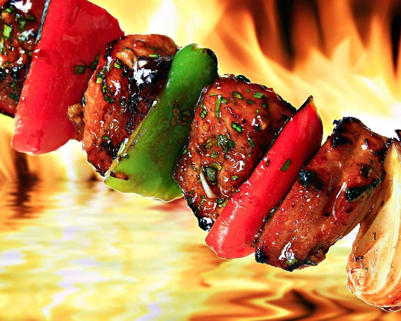 Сочный шашлычок обои