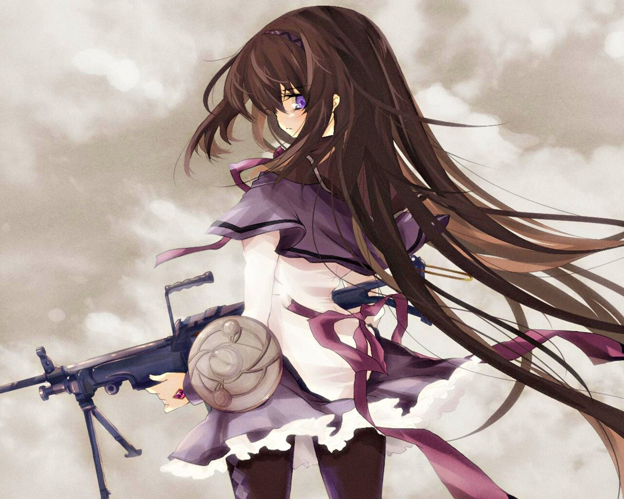 Девушка с автоматом обои