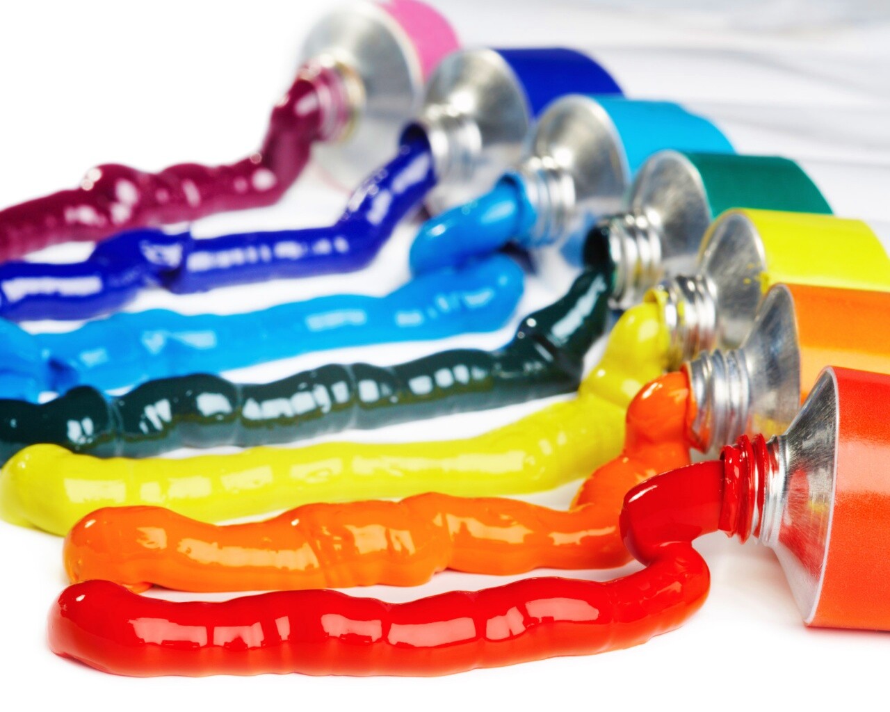 Тюбики с краской обои