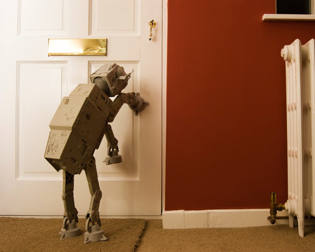 Имперский робот просится гулять обои