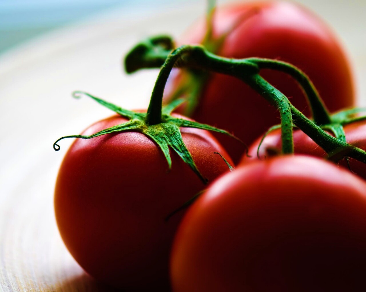 Аппетитные помидоры обои