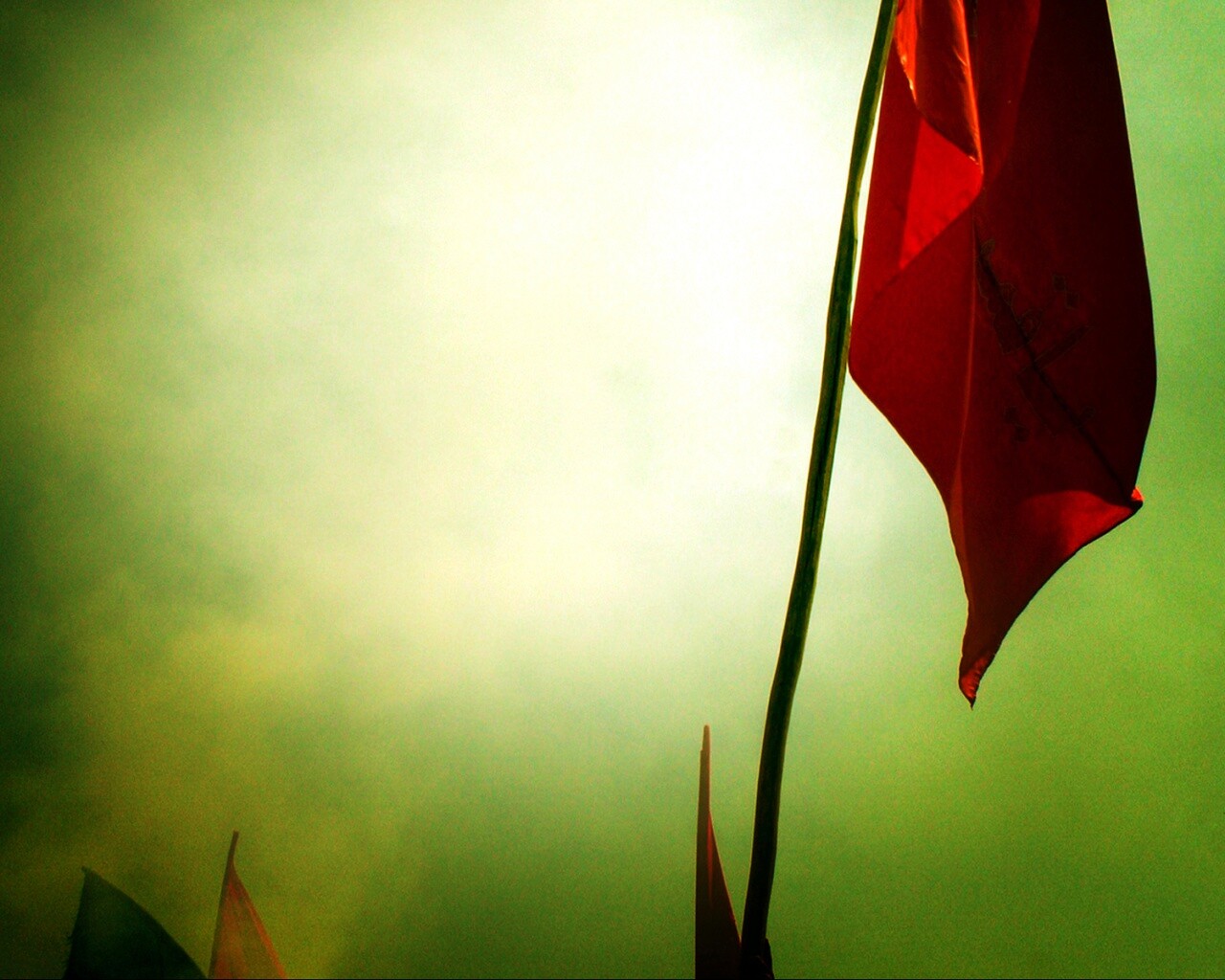 Красный флаг обои