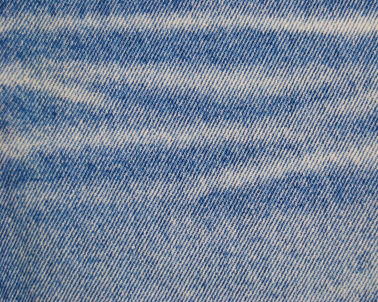 Джинсы со складками обои