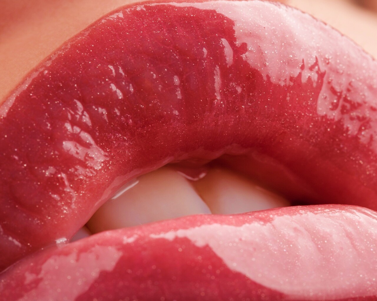 Губы с блеском обои