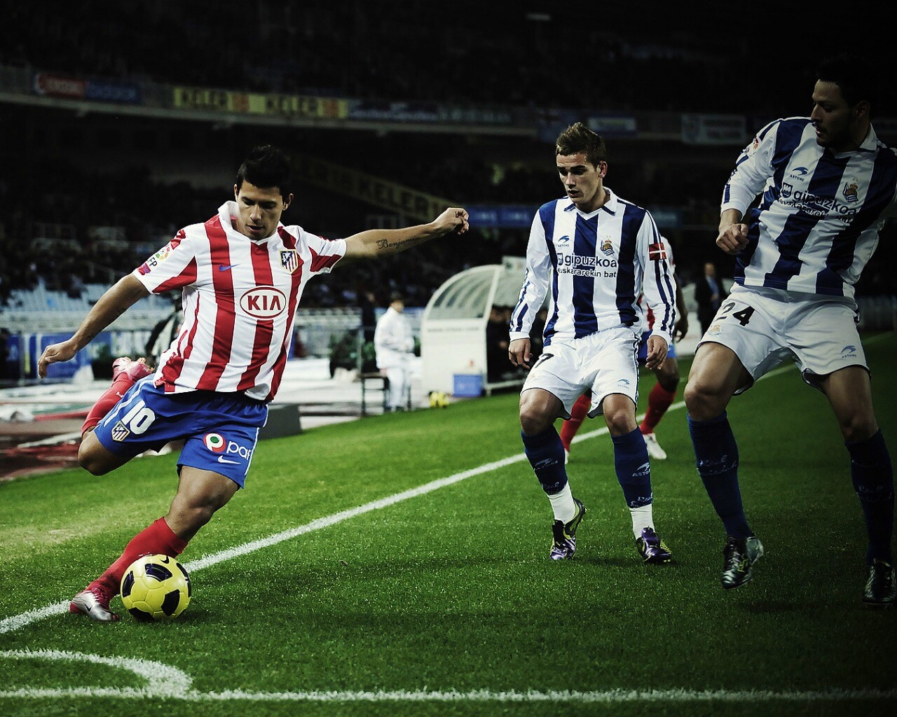 Футбольный матч обои