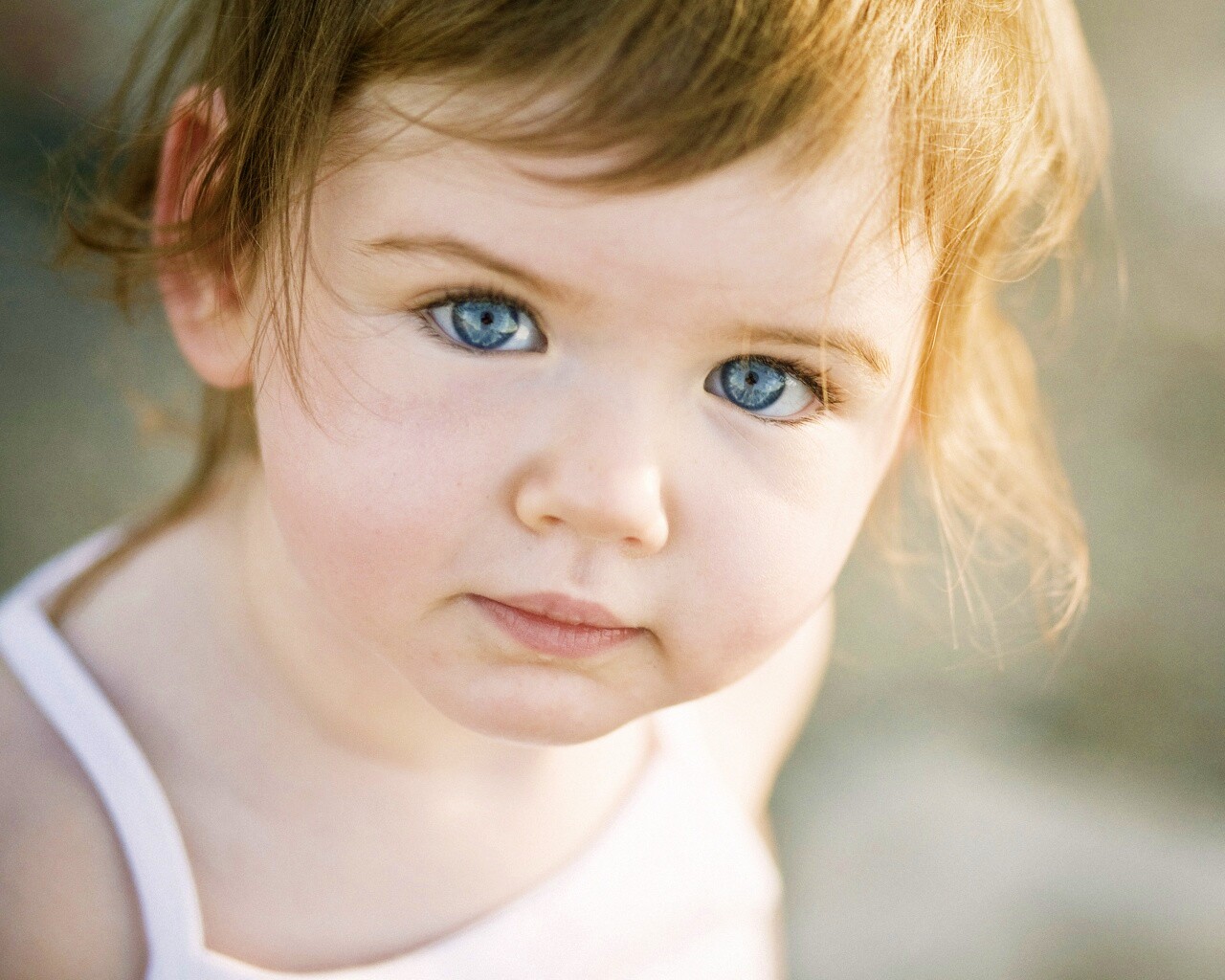 Детское личико обои