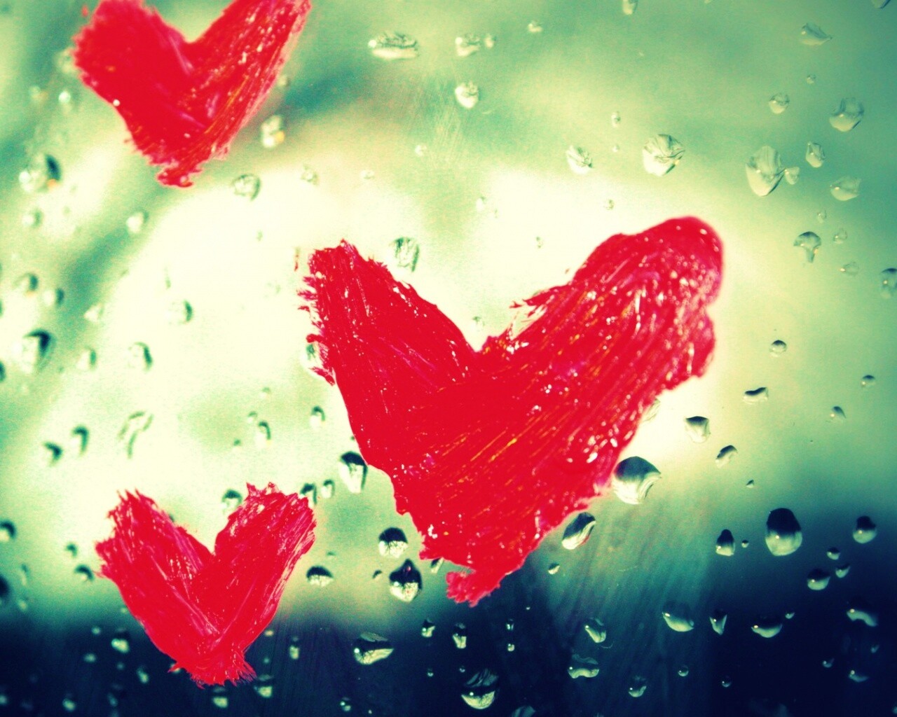 Сердечки помадой обои