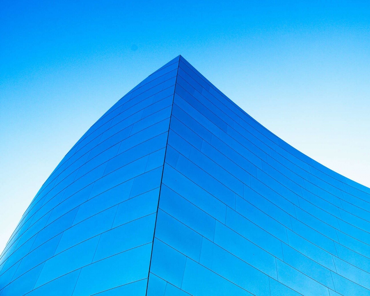 Угол небоскреба обои