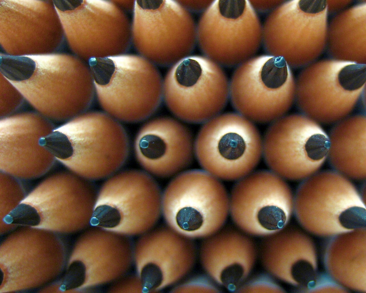 Чёрные карандаши обои