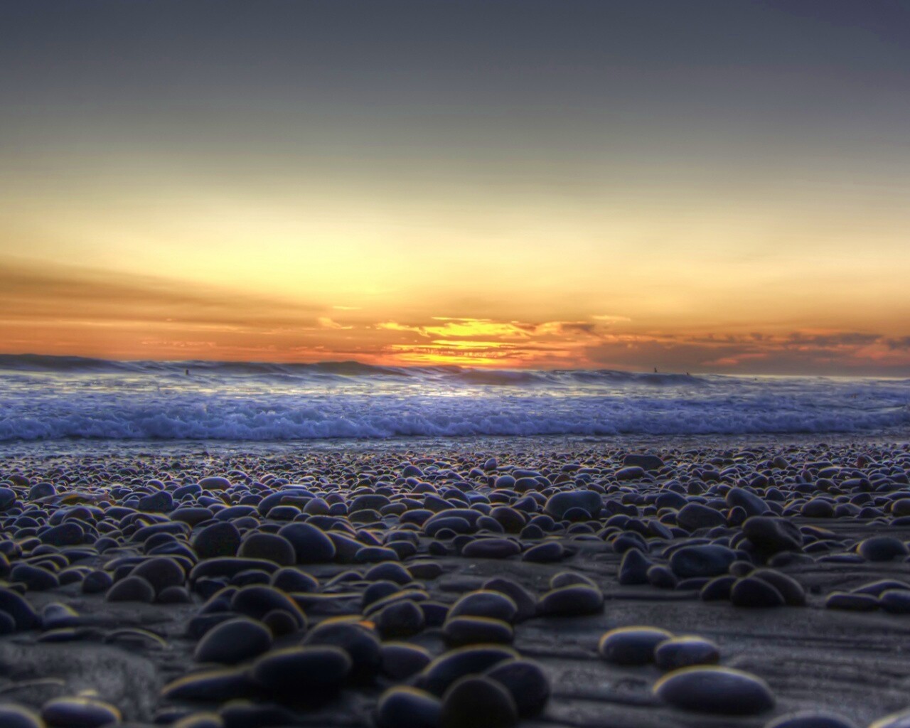 Каменистый пляж обои