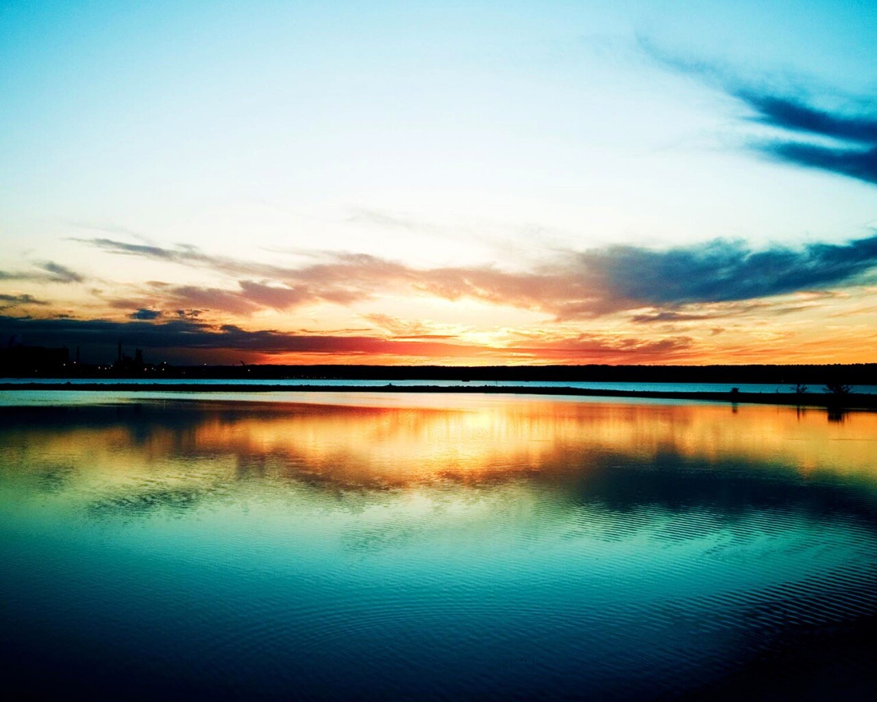 Закат над озером обои