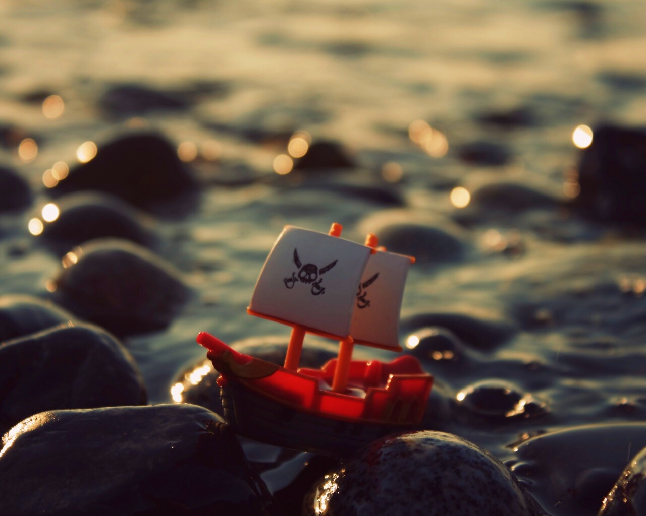 Пиратский корабль на мели обои