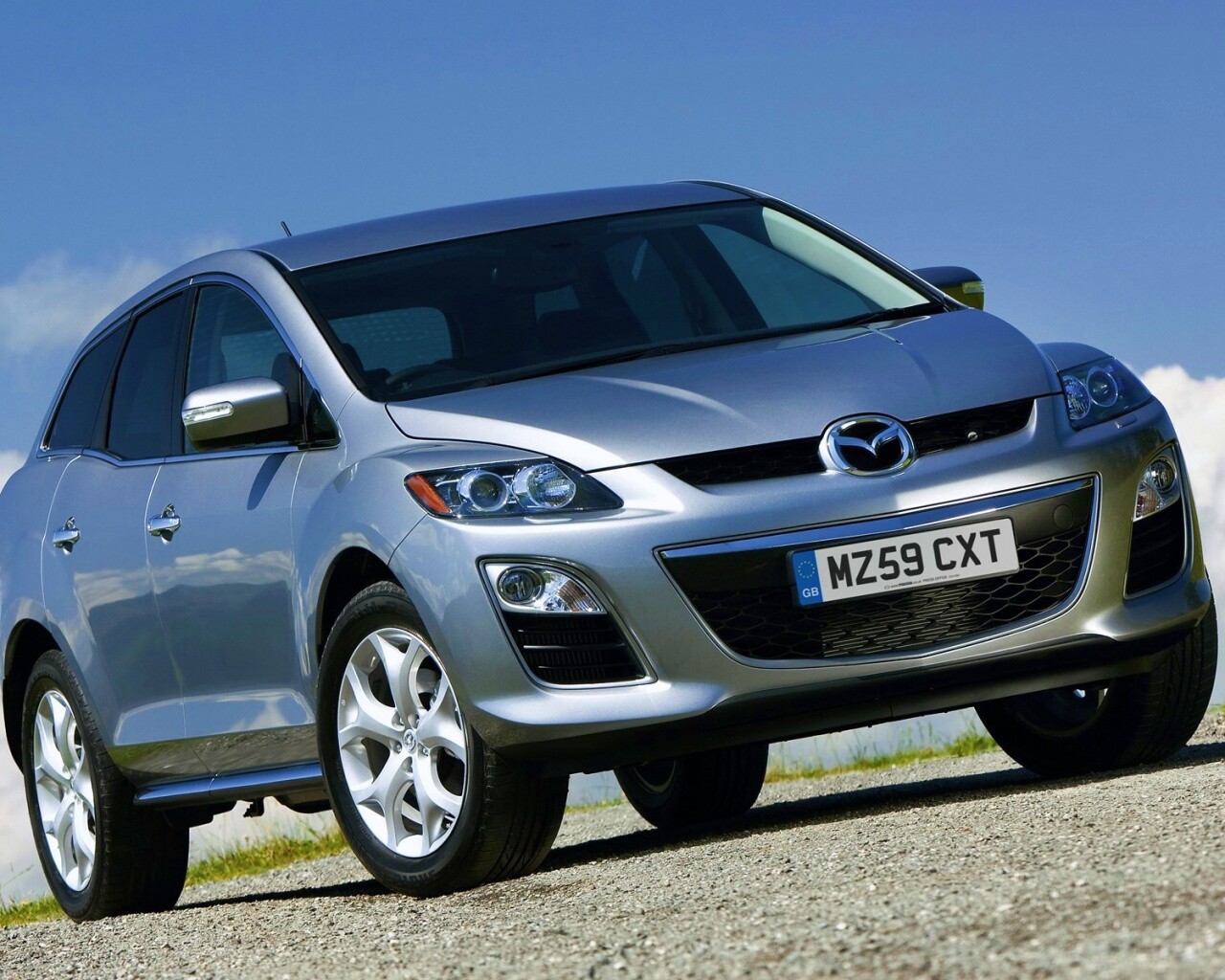 Кроссовер Mazda обои