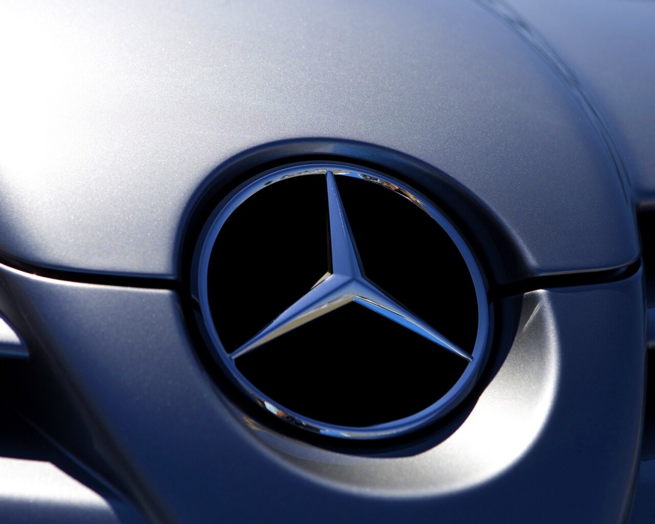 Логотип Мерседес обои