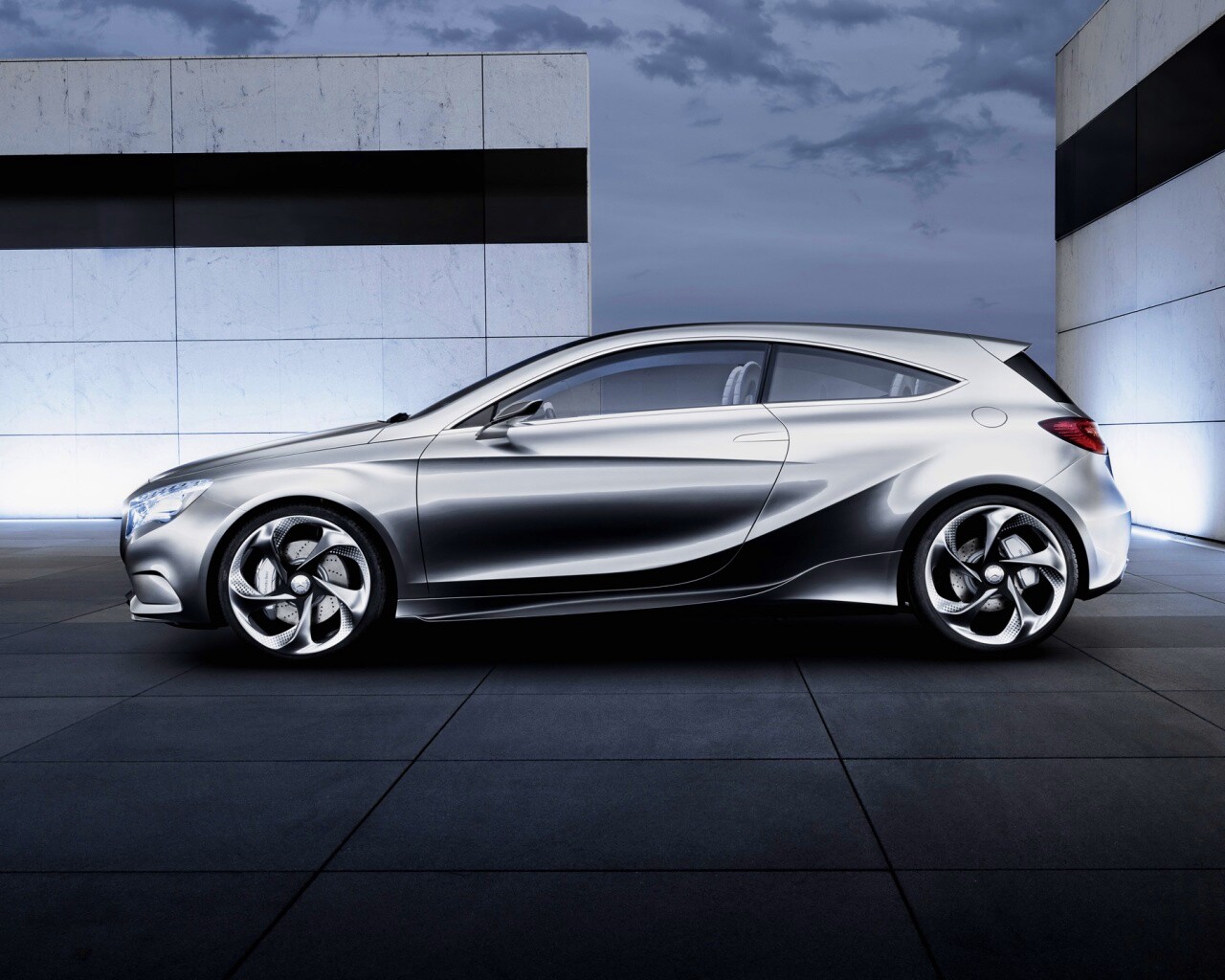 Хэтчбек БМВ обои