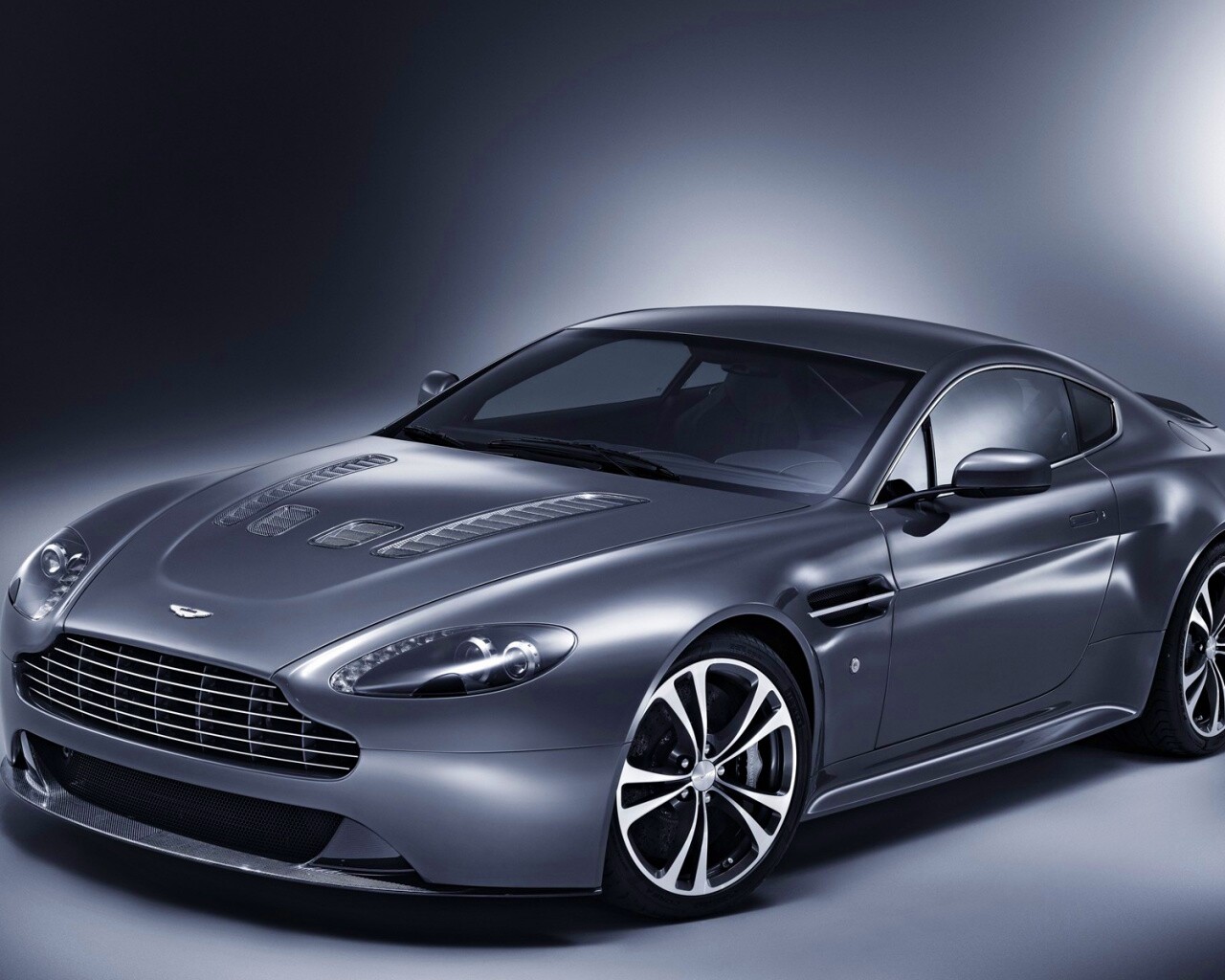 Aston Martin обои