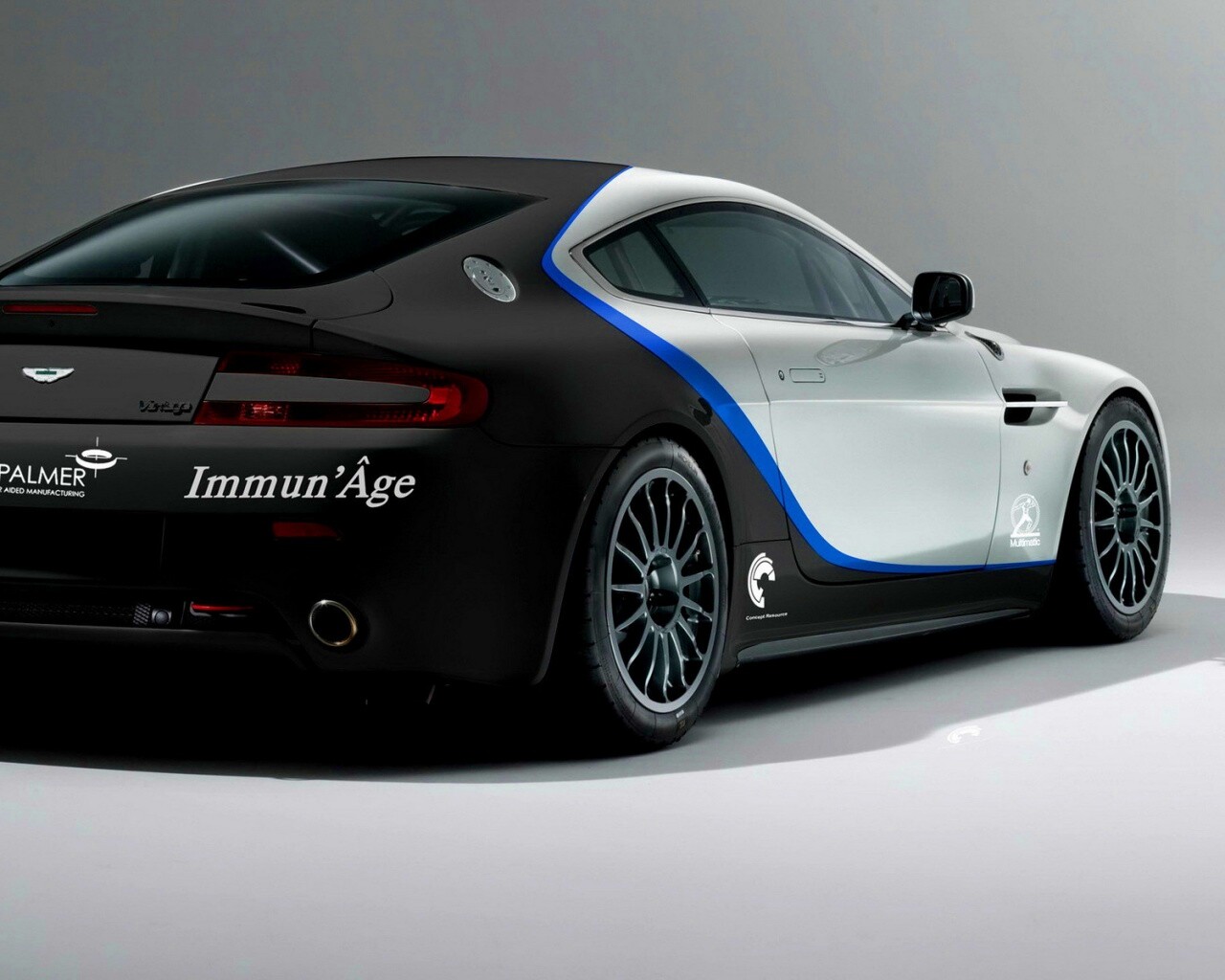 Астон Мартин обои