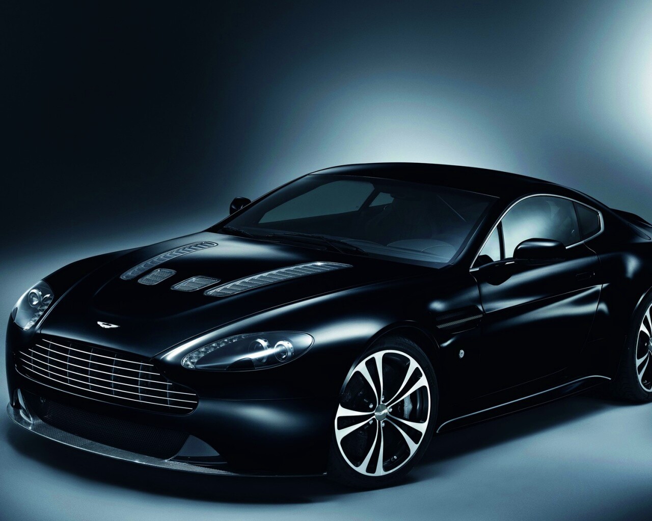 Aston Martin обои