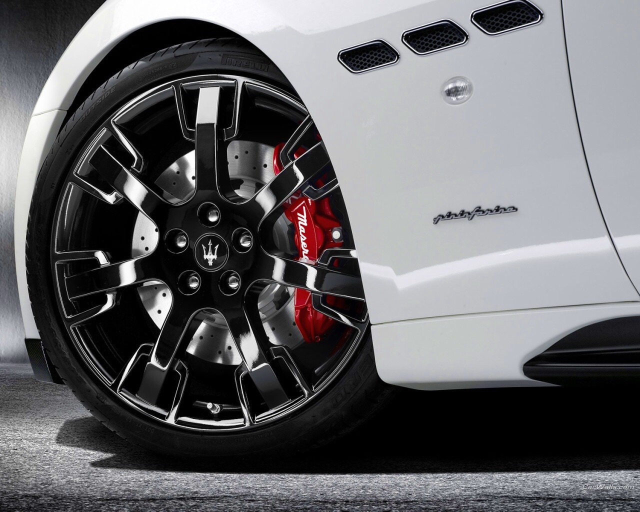 Колесу Maserati Granturismo обои