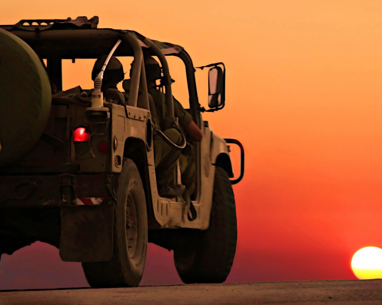 Военный Hammer обои