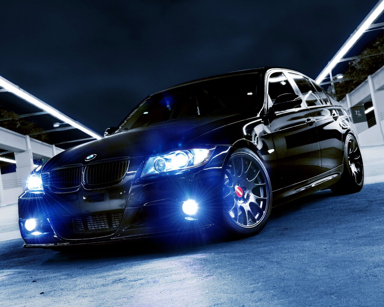 Чёрный БМВ обои