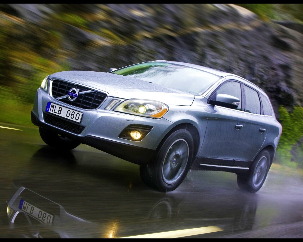Кроссовер Вольво обои