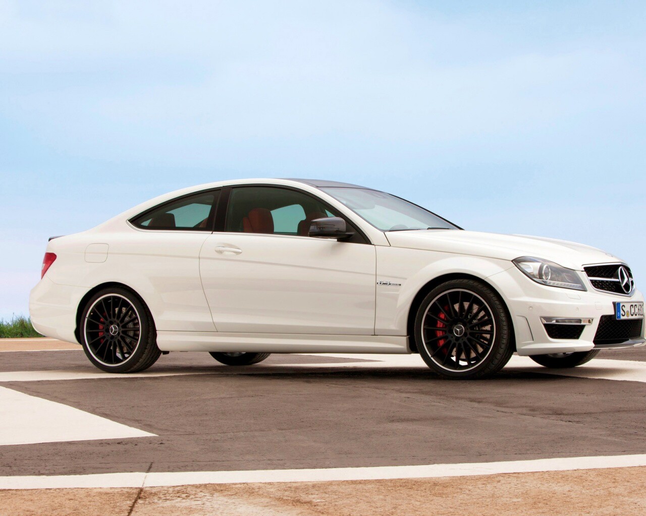 Mecedes C63 обои