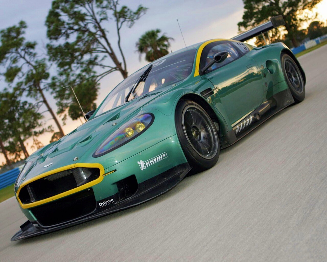 Aston Martin обои