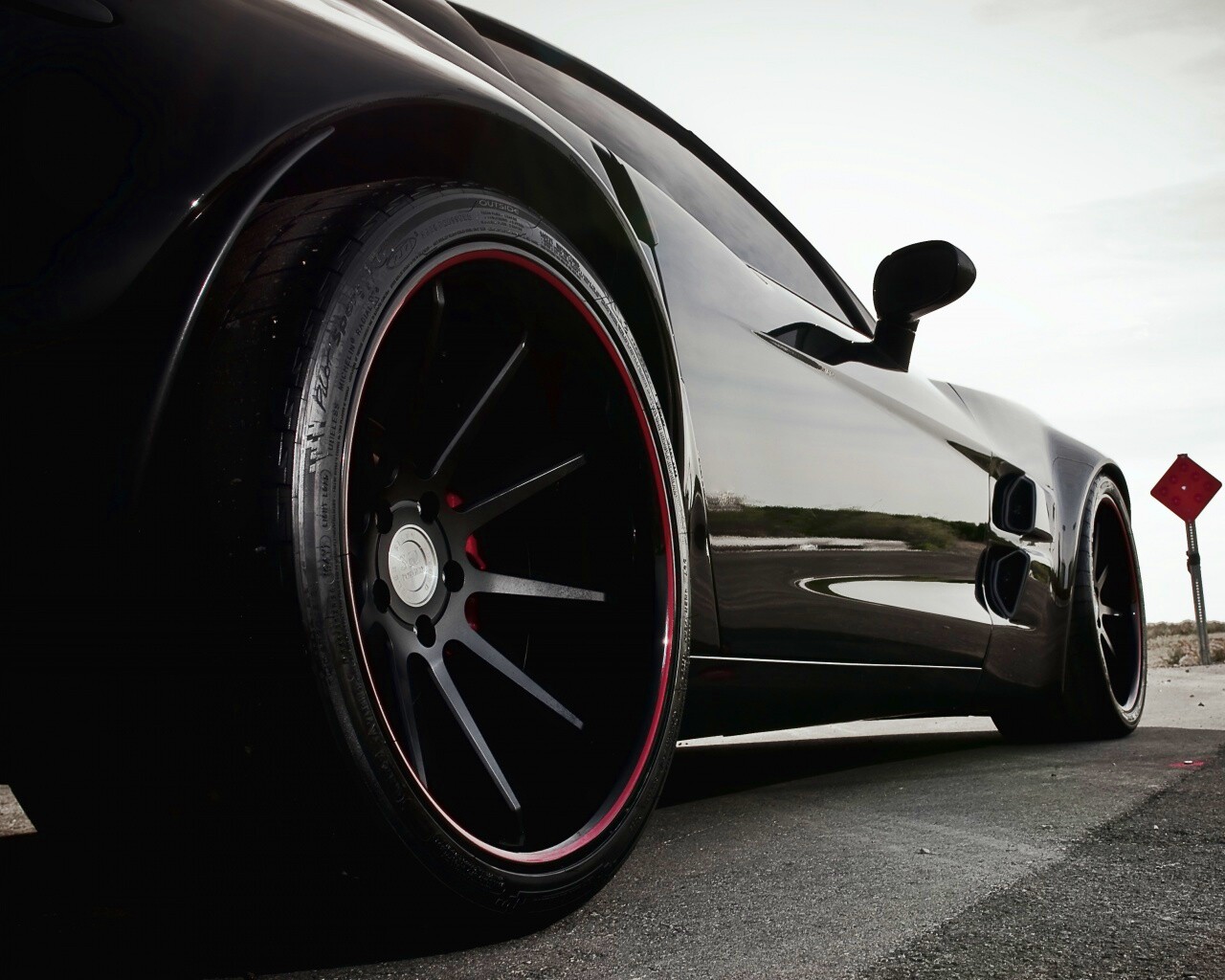 Чёрный концепт обои