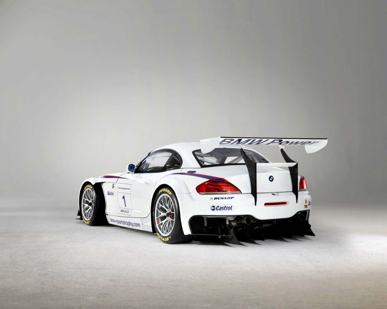 Рендер спортивного BMW обои