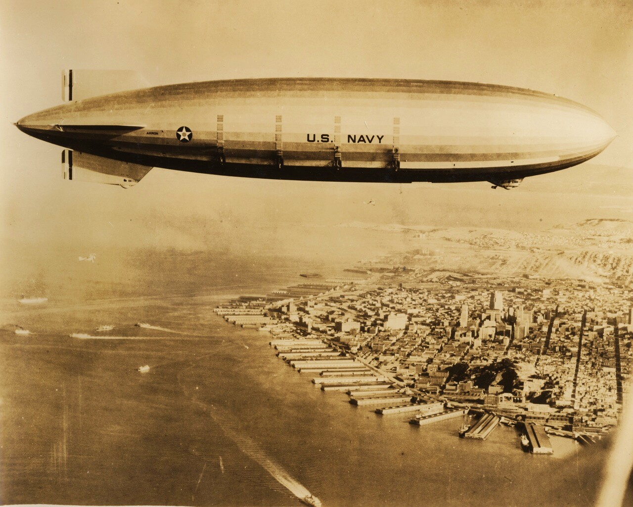 Дерижабль обои