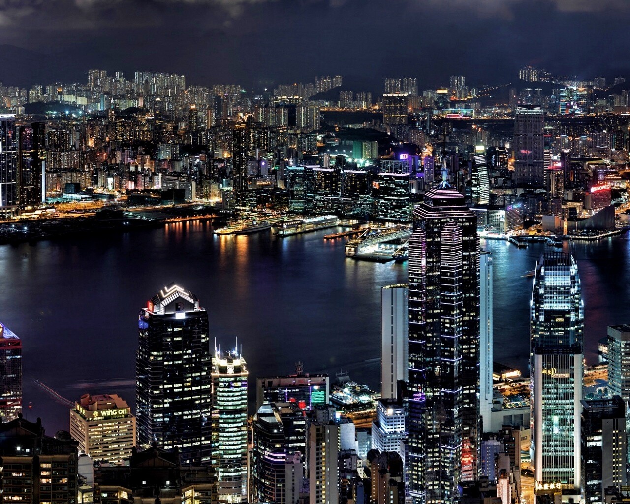 Небоскребы ночью обои