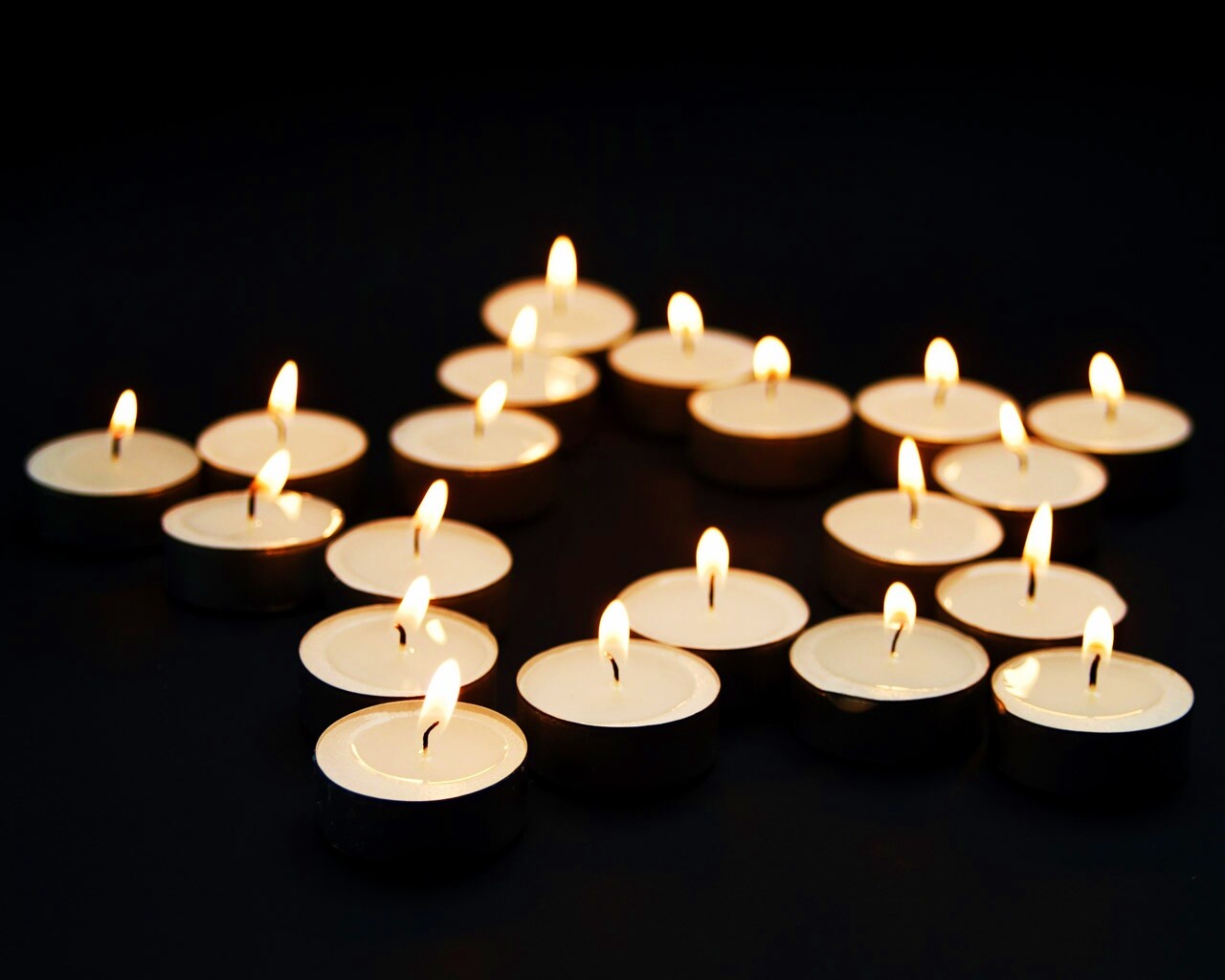 Звезда из свечек обои