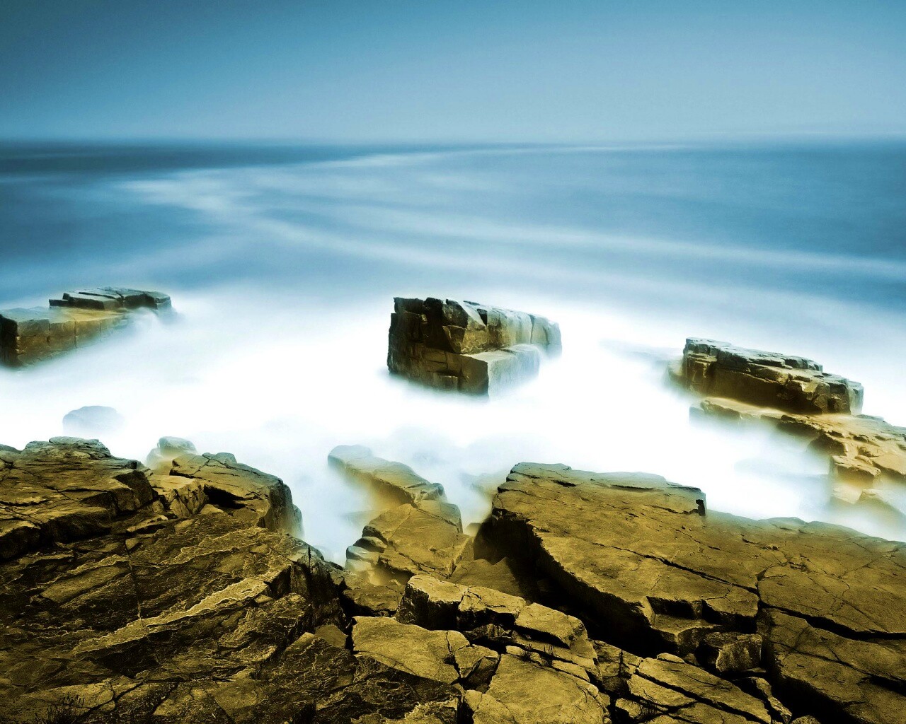 Скалы у моря обои