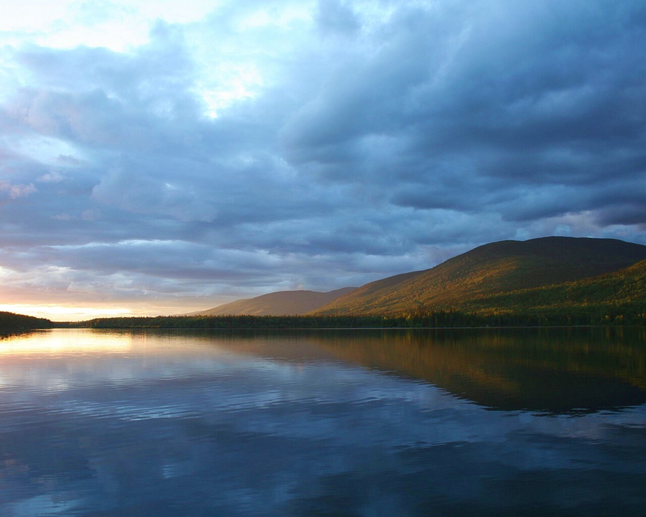 Вид на озеро обои