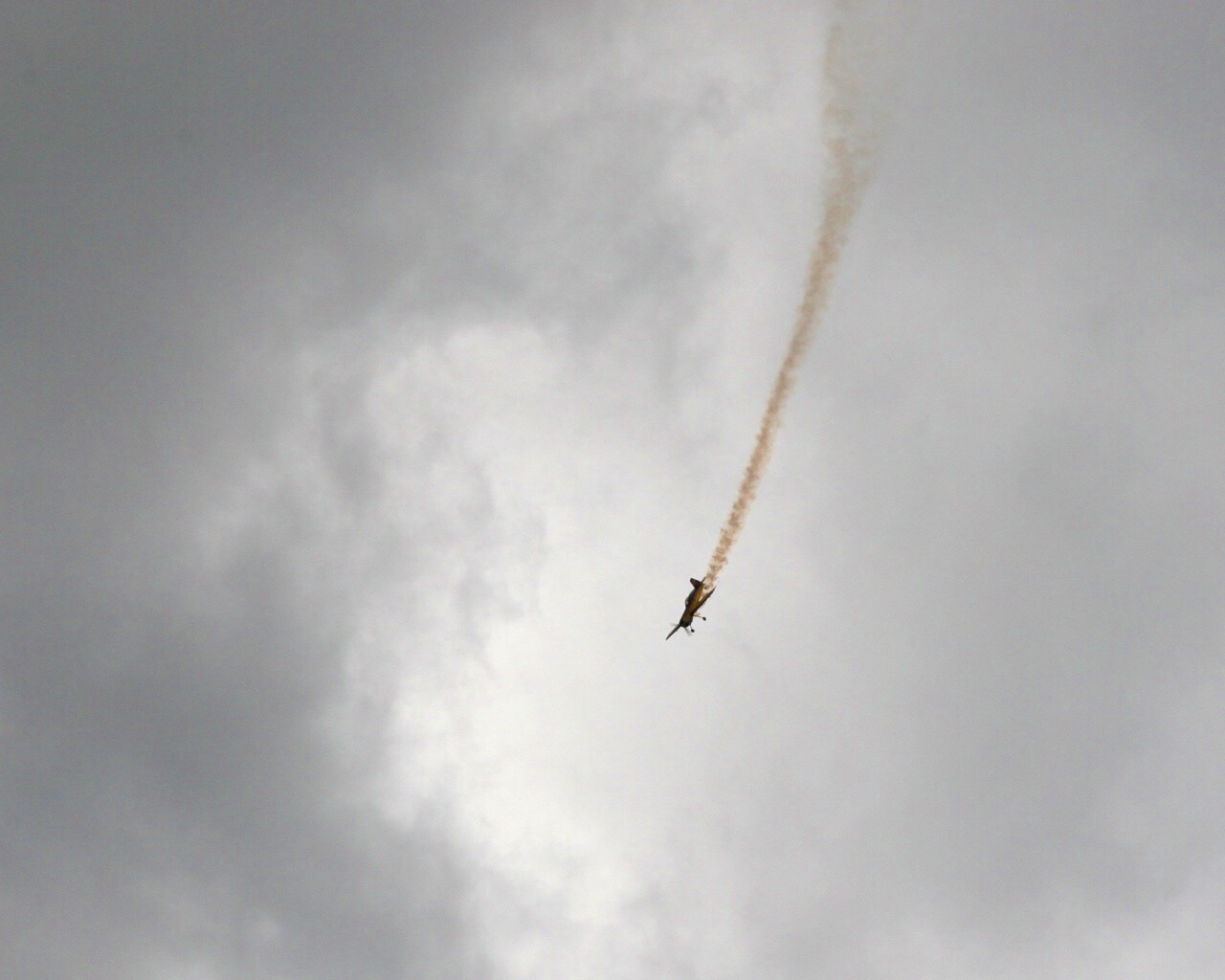 Падающий самолёт обои