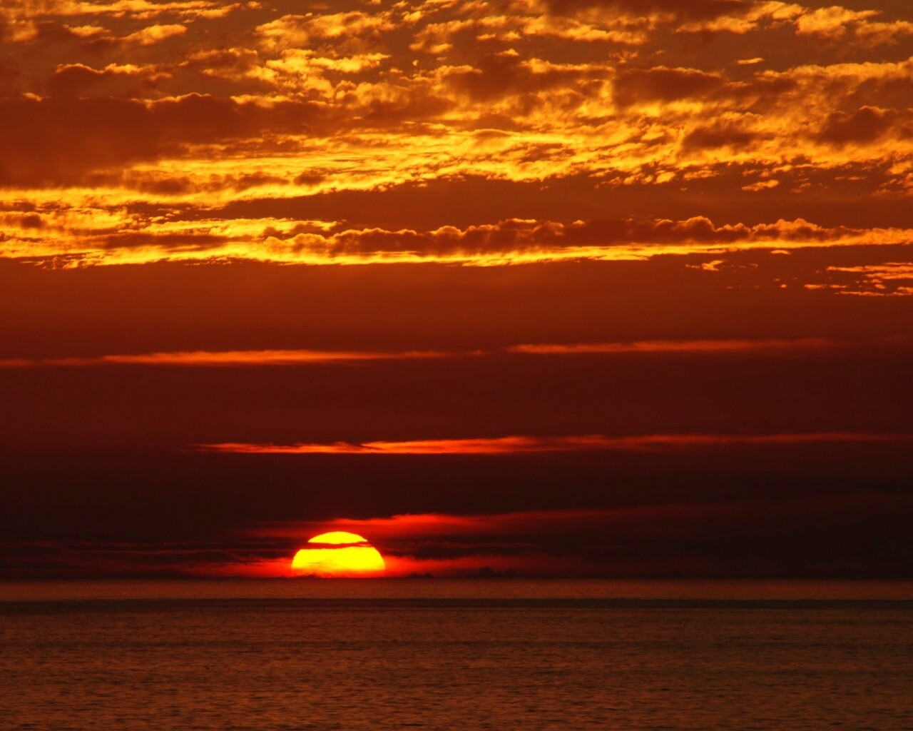 Закат в море обои