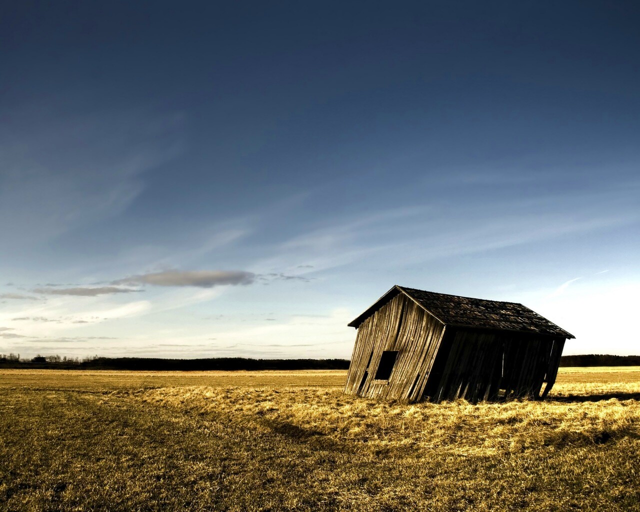 Покосившийся сарай обои