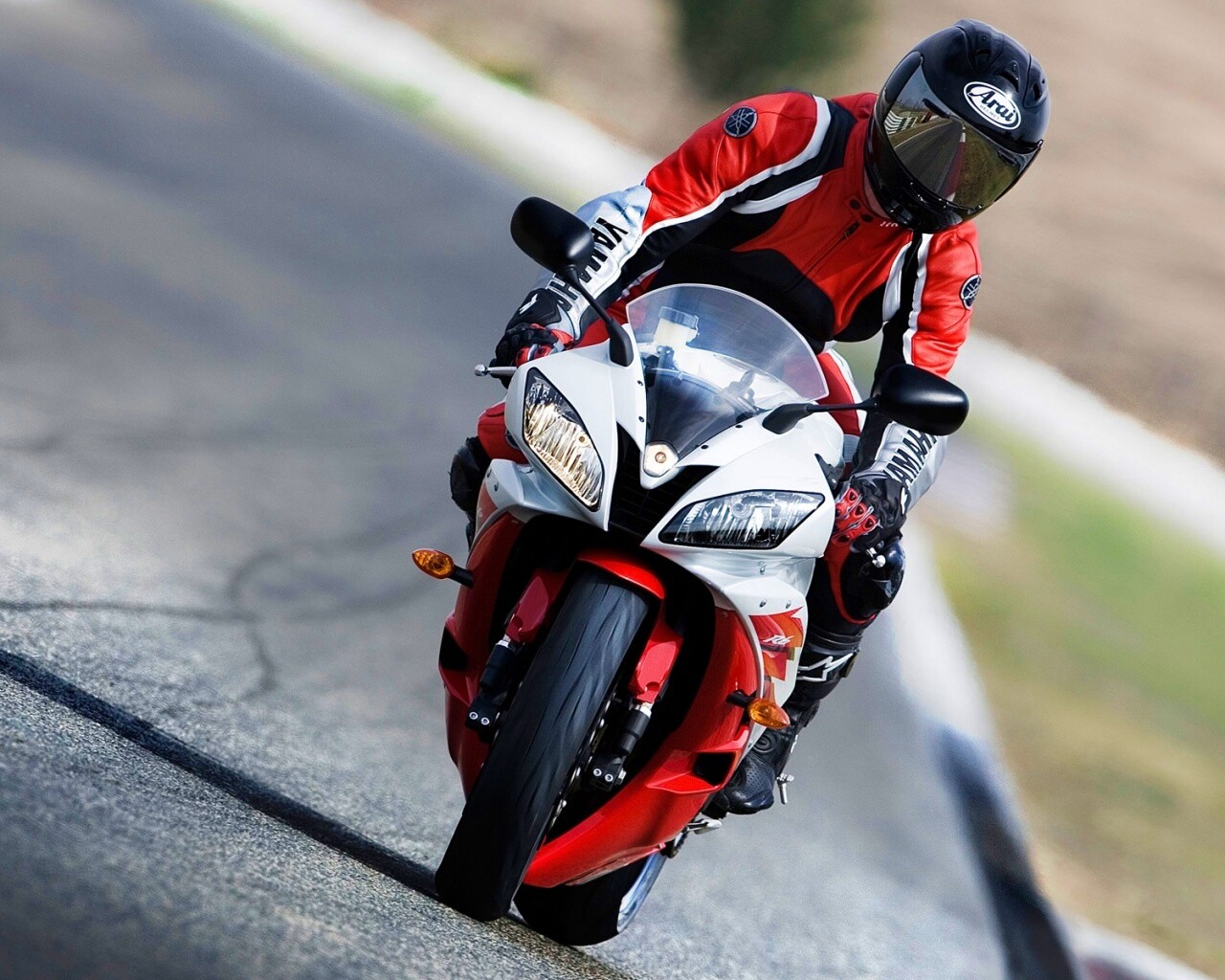 Мотоциклист на спортбайке обои