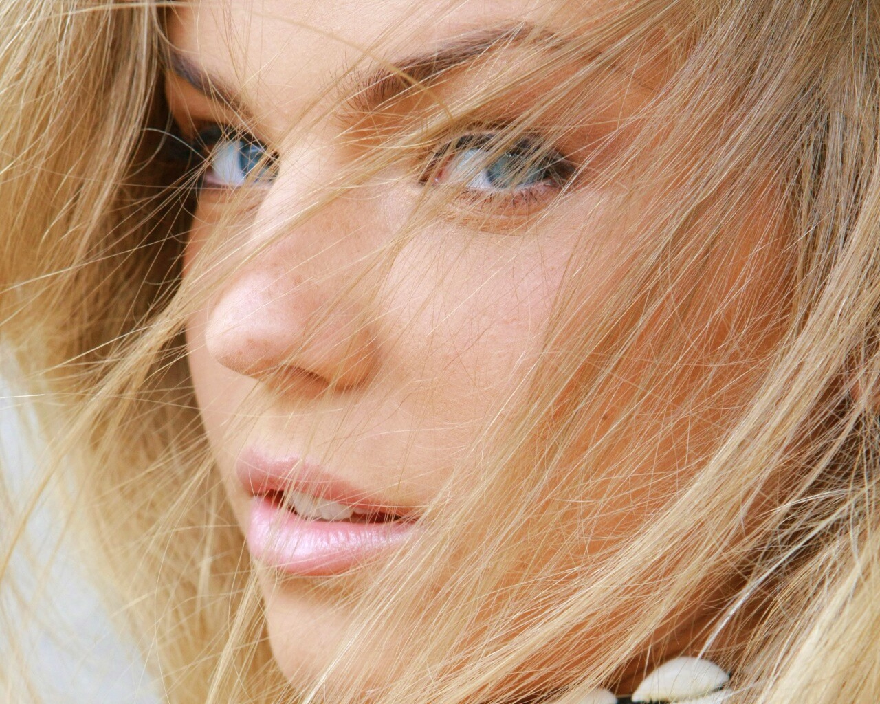 Завораживающий взгляд обои