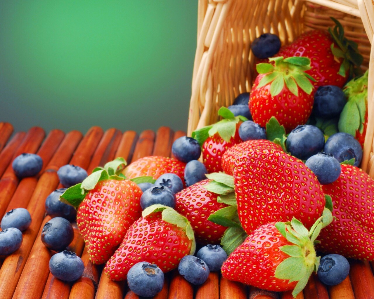 Спелые ягоды обои