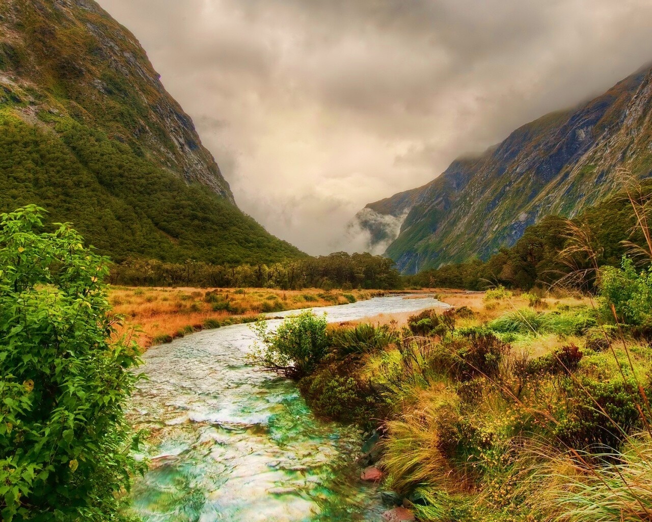 Горная река обои