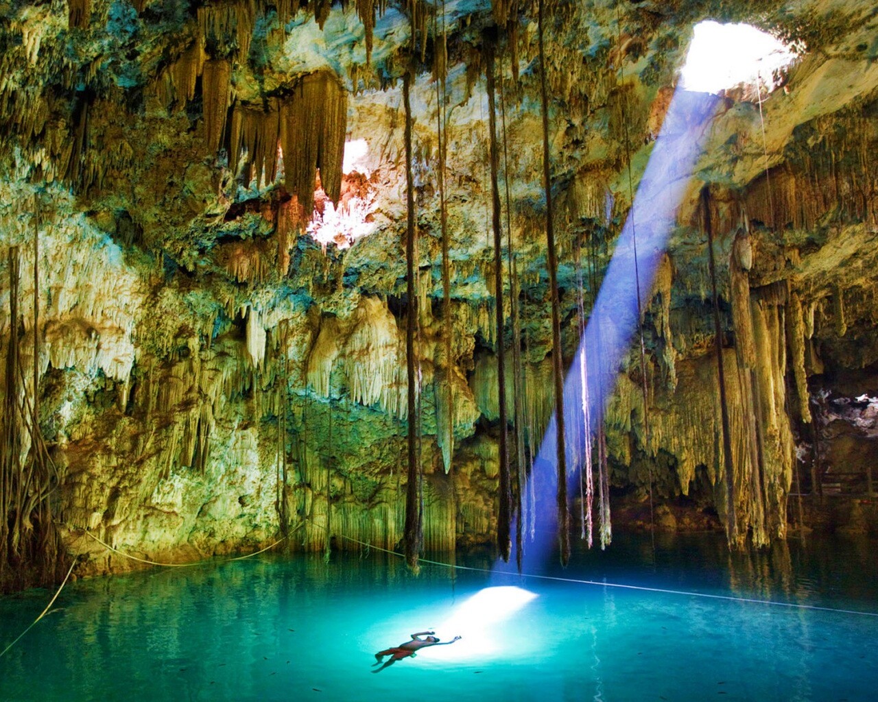 Пещера сталактитов обои